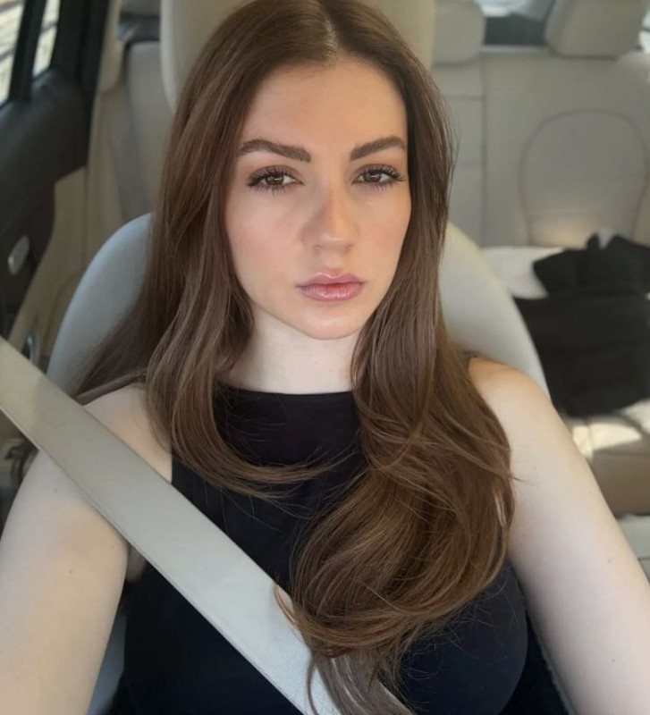 Ünlü oyuncu Burcu Özberk'in acı günü! Ailesinden o ismin kaybıyla sarsıldı - Resim: 2