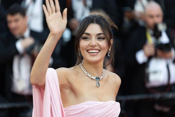 Hande Erçel'den Cannes çıkarması! Güzelliğiyle kırmızı halıya damga vurdu - Resim: 4