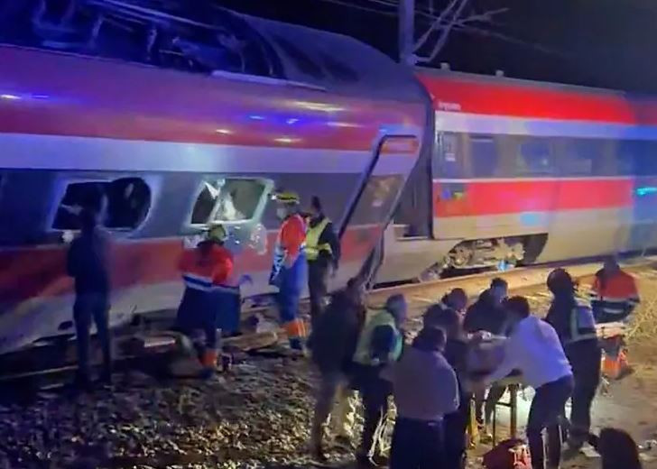 İspanya'da hızlı tren faciası! En az 21 kişi kişi hayatını kaybetti - Resim : 1