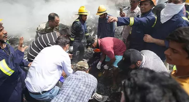 Hindistan'da uçak düştü! 242 kişiden 2'si hayatta kalmayı başardı - Resim : 5