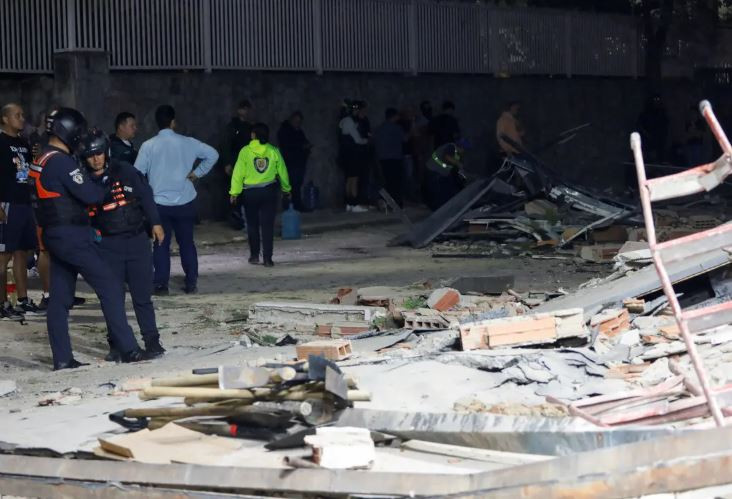 Dünyada peş peşe şiddetli depremler! Venezuela 7.5 ve 7.2, Japonya 6.9 ile sallandı! Tsunami uyarısı yapıldı! - Resim : 1