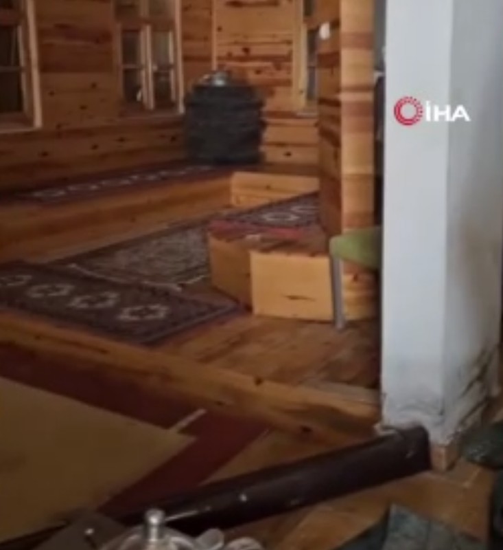 Trabzon'da bin 800 rakımlı Bahçecik Mahallesi'ndeki evine giren belediye başkanı gördüğü manzara ile neye uğradığını şaşırdı! 1 tanesi yapmış - Resim: 1