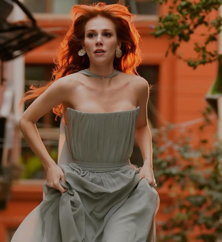 Elçin Sangu bikinili görüntülendi! Kusursuz fiziğiyle bir bakana bir daha baktırdı - Resim: 2