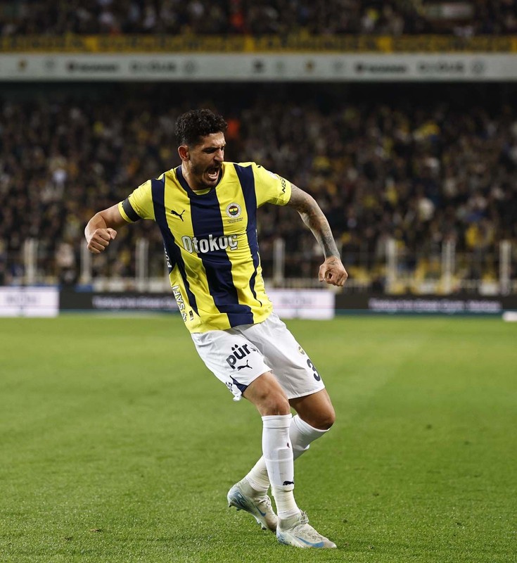 Yıldız futbolcunun geleceği belli oldu! Son noktayı koymaya hazırlanıyor! “Transfer döneminden sonra Fenerbahçe kadrosunda olmayacak” - Resim: 5