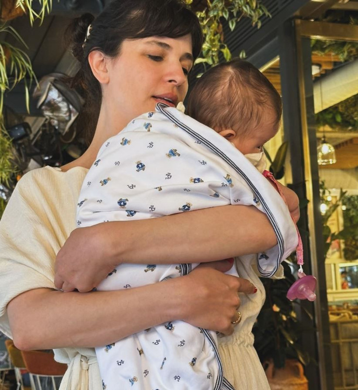 İlk kez anne olmanın heyecanını yaşamıştı! Gonca Vuslateri minik kızını paylaştı! İşte Asya Mone'nin son hali - Resim: 4