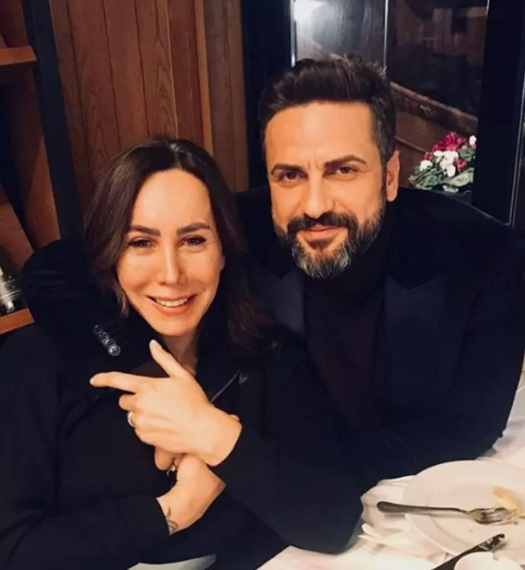 Sahnelere veda ederek ülkeyi terk etmişti! Oryantal Asena ile Hasan Dere boşandı mı? - Resim: 3