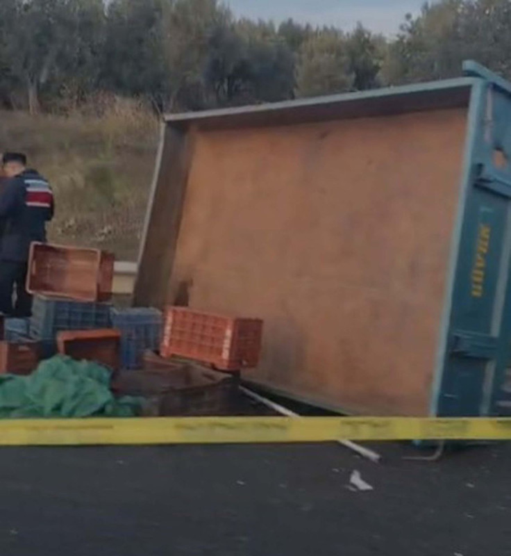 Manisa'da korkunç kaza! 4 araç birbirine girdi: Çok sayıda ölü ve yaralı var - Resim: 2
