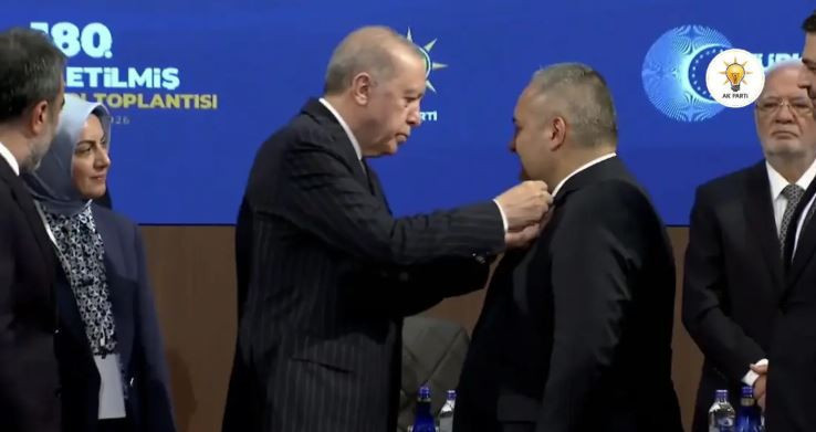Cumhurbaşkanı Erdoğan: Siyaset tepeden bakma yeri değildir - Resim : 2