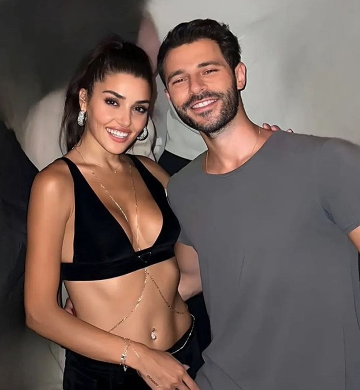 Hande Erçel'den Cannes çıkarması! Güzelliğiyle kırmızı halıya damga vurdu - Resim: 2