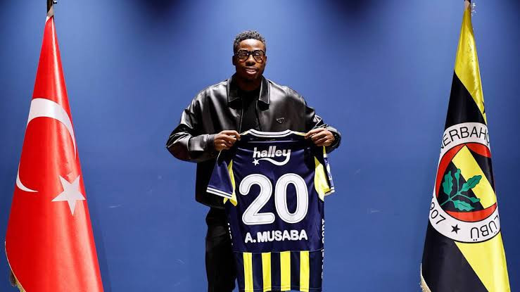 Fenerbahçe'nin yıldızına kanca! Transfer listesinin 1'nci sırasına yazdılar - Resim : 1