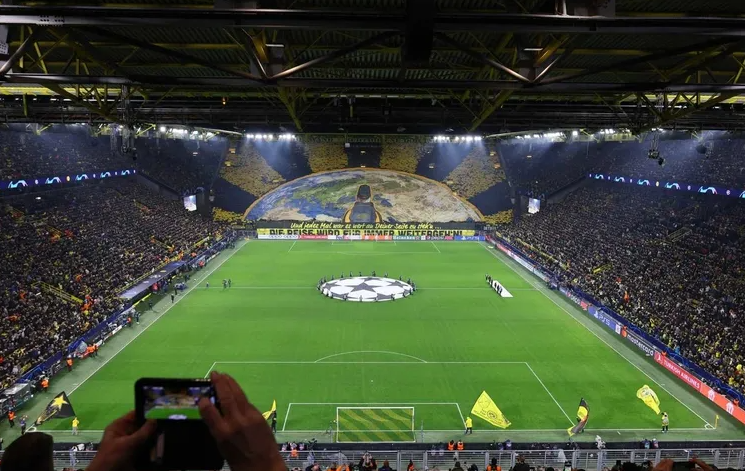 Futbol tarihinin en ünlü 30 stadyumu açıklandı! Türkiye'den ise o stat listeye girmeyi başardı - Resim: 23