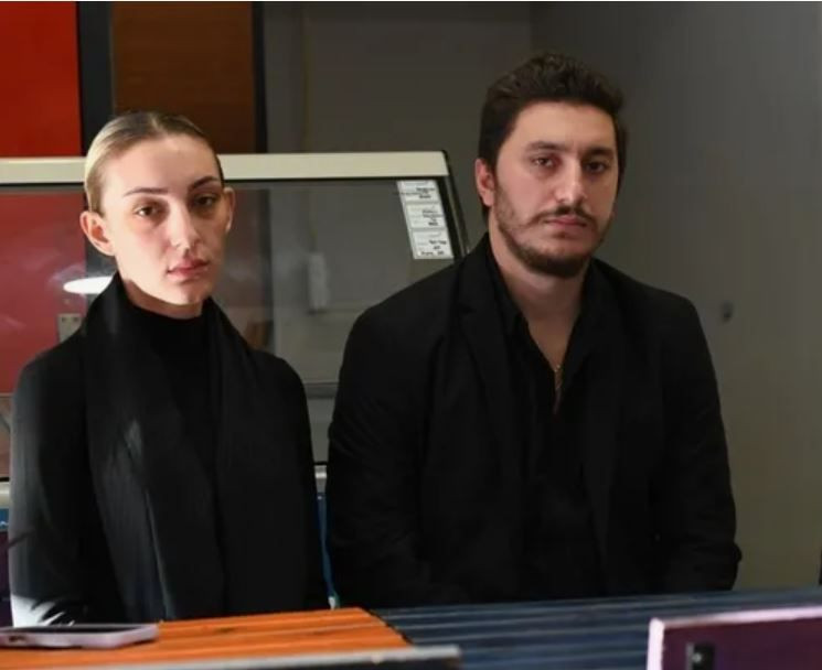 Güllü'nün oğlu Tuğberk'ten şoke eden iddia! "Annemin hayatını mahvedenlerden biri o" - Resim: 4