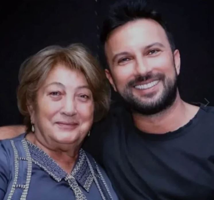Tarkan'ın annesi Neşe Tevetoğlu'na veda! Gözyaşlarına boğuldu - Resim : 1