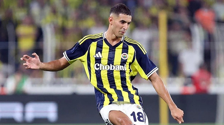Fenerbahçe'nin 7 milyon euroluk yıldızında büyük sürpriz! Resmi sözleşmesi bitti derken Aziz Yıldırım uzatacak - Resim : 1