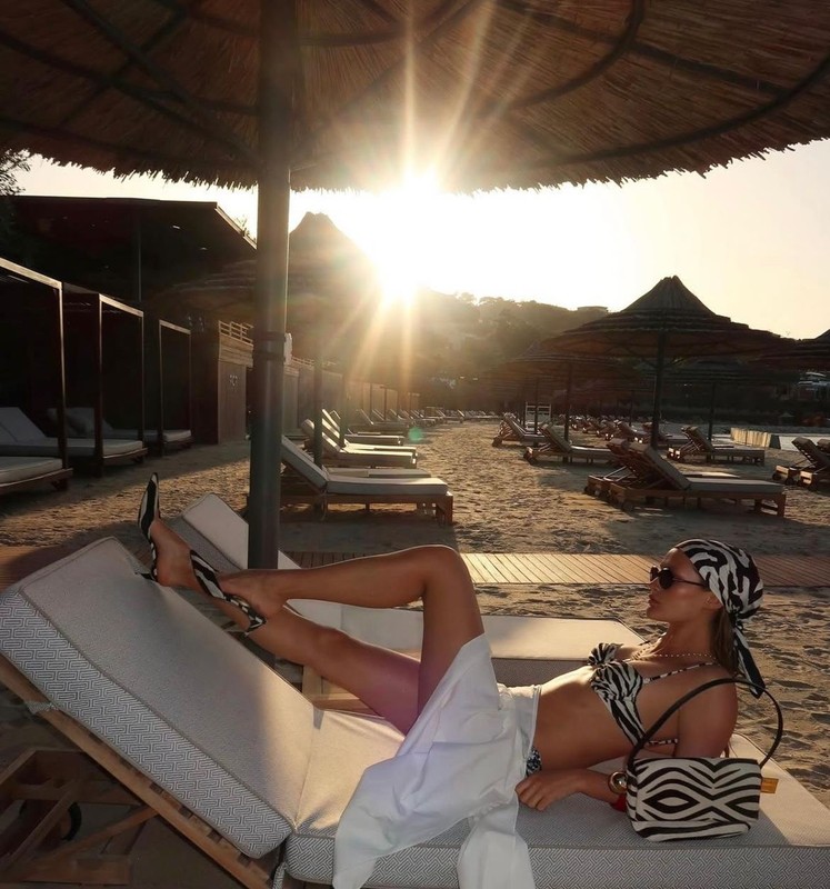 Dünyaca ünlü model Bodrum'da yaz sezonunu açtı! Bikinili pozları sosyal medyayı salladı - Resim: 2
