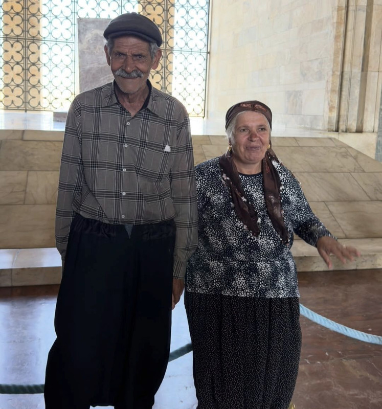 Evlat sahibi olmak için evlerini satmışlardı! Banka kartını çalan komşudan vicdansız vurgun - Resim: 1