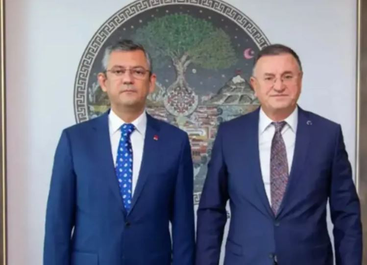 Özgür Özel "pişman olduğum tek aday" diyerek açıkladı: Ellerim kırılsaydı da... - Resim : 1