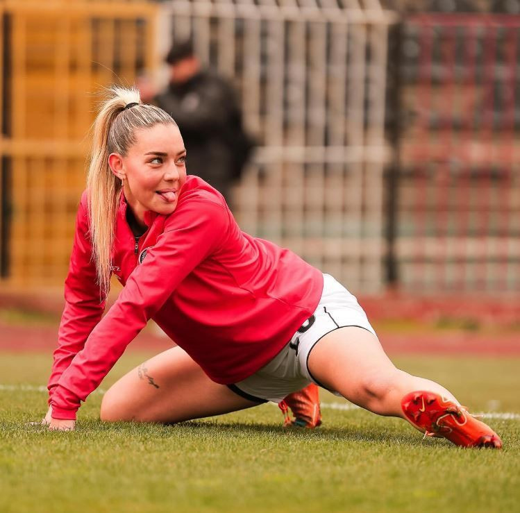 Survivor'un futbolcu yarışmacısı Aycan Yanaç, Süper Lig açıklaması yaptı! Ortalık ayağa kalktı, erkek futbolseverler tepki gösterdi - Resim: 31