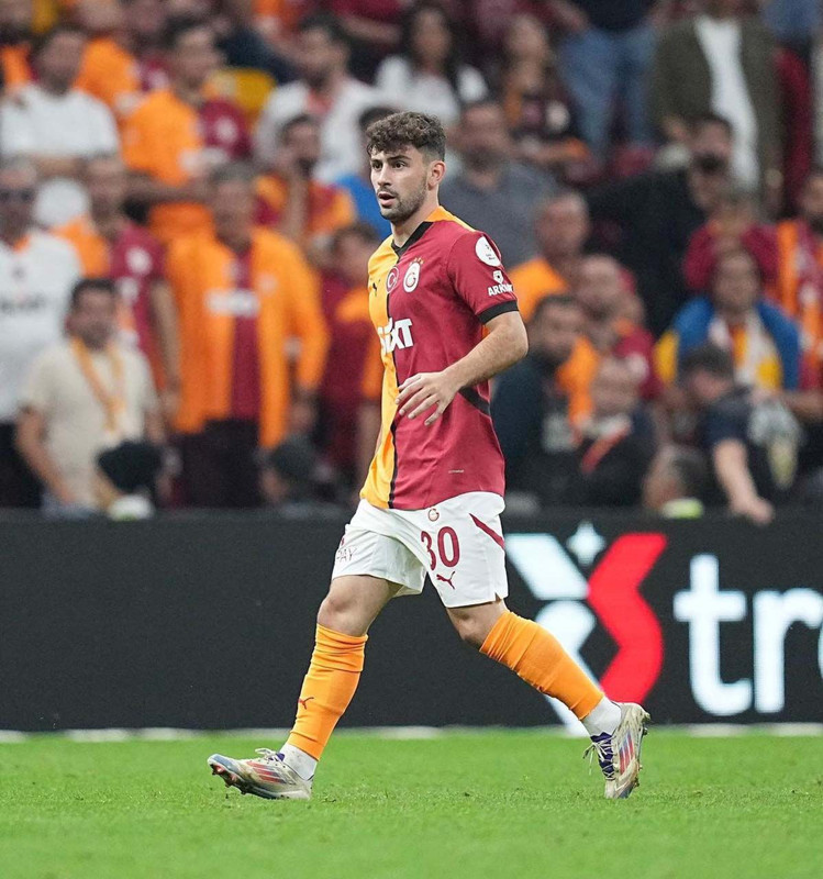 Galatasaray’da Okan Buruk’tan radikal karar! 6 milyon euroluk yıldızı sildi! “Gidebilir” - Resim: 8