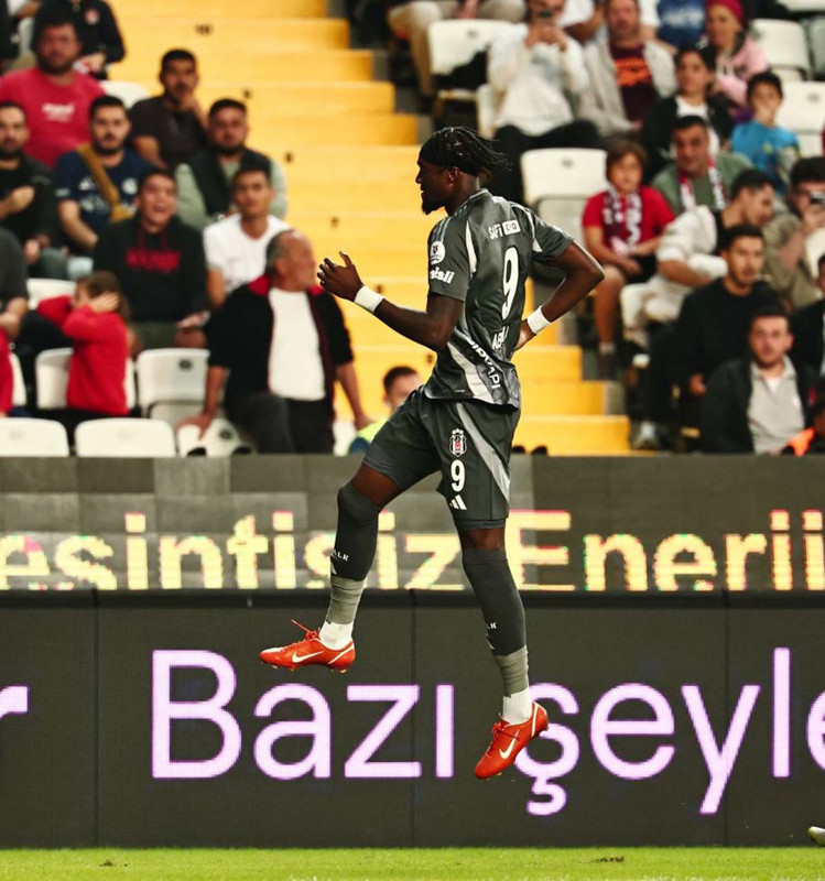 Beşiktaş'tan şaşkına çeviren karar! 41.5 milyon euroluk yıldızın bileti kesildi! Yeni transfer gidiyor! - Resim: 11