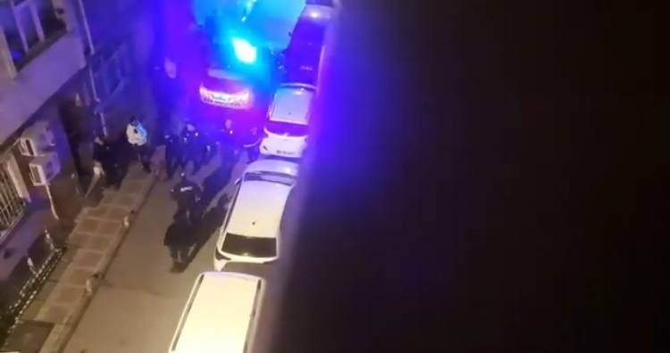 Bayrampaşa'da korku dolu anlar! Pompalı tüfekle rastgele ateş açtı: 1’i polis çok sayıda yaralı - Resim: 1