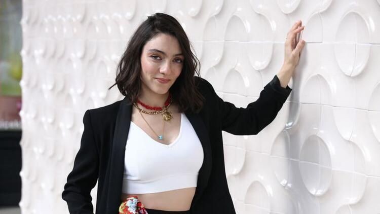 Ablası gibi! Merve Dizdar'ın annesi güzelliğiyle hayran bıraktı - Resim: 5