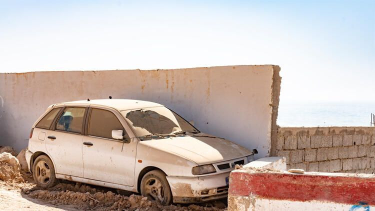 Görenleri şaşırtıyor! Kaderine terk edilmiş otomobiller - Resim: 1