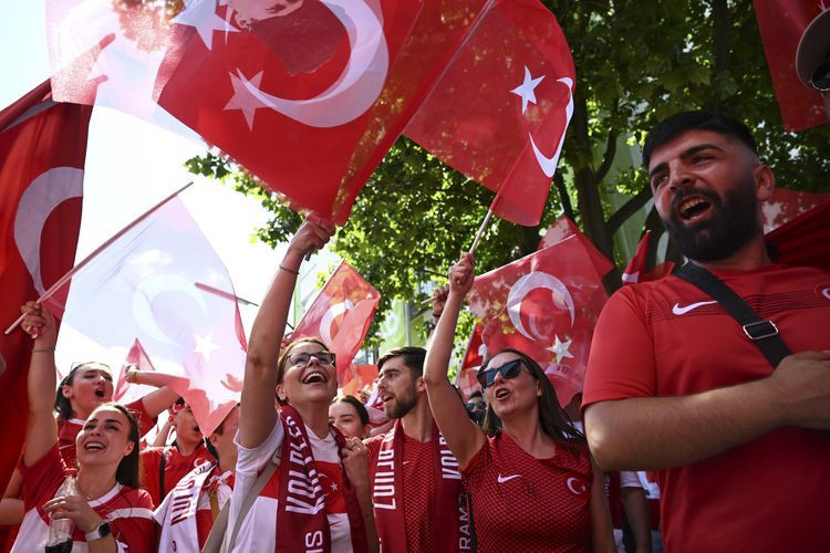Dünyada en çok taraftarı olan kulüpler açıklandı! Listeye 1 Türk takımı damga vurdu - Resim: 31