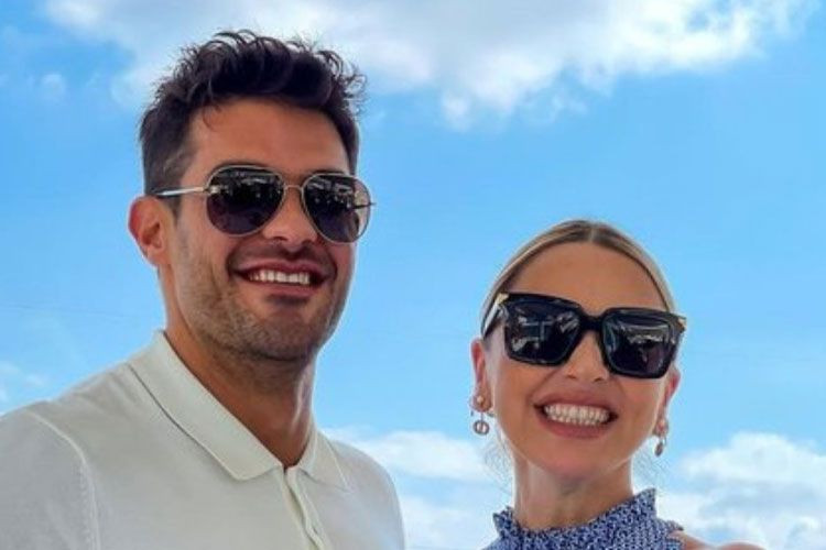 Hadise Mehmet Dincerler'e evet dedi! Tek taş ise göz kamaştırdı! - Resim: 4