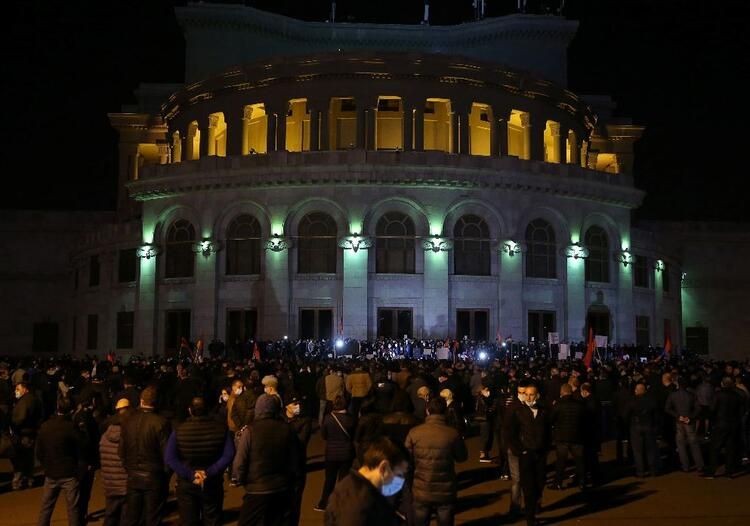 Ermenistan'da sular durulmuyor: Üst üste istifalar geldi - Resim: 3