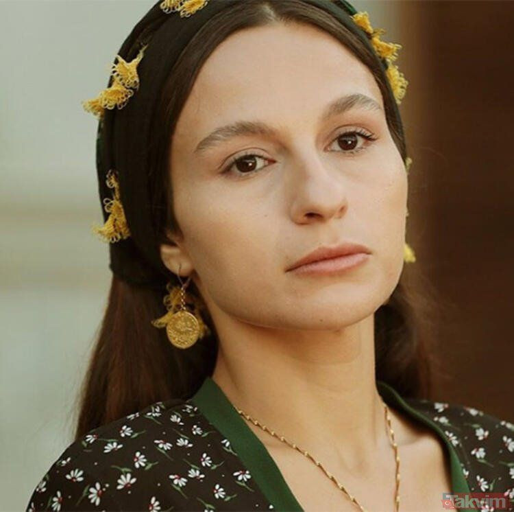 Selin Yeninci'nin tek düğmeli yelek pozu çok konuşulacak! Cesareti ile hayran bıraktı - Resim: 3