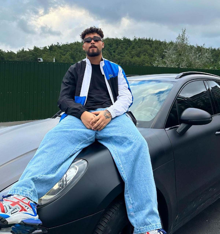 Lvbel C5’ten aşk dolu paylaşım! Sevgilisini öpücüklere boğdu! - Resim: 3