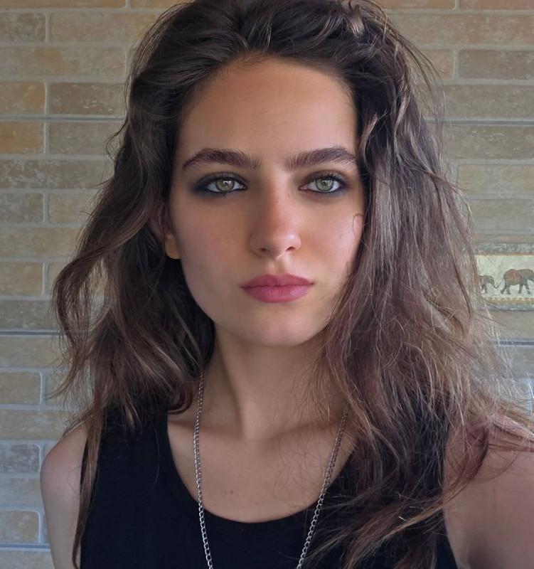 Taşacak Bu Deniz'in Eleni'si Ava Yaman makyajlı haliyle olay oldu! Takipçilerini ikiye böldü - Resim: 4
