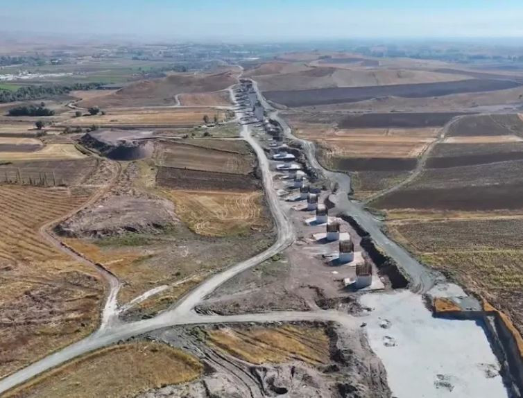 Bakan Uraloğlu tarih ve saat vererek duyurdu! Hızlı tren Karadeniz'e geliyor! 5 saatlik yol 2,5 saate düşecek! - Resim : 1