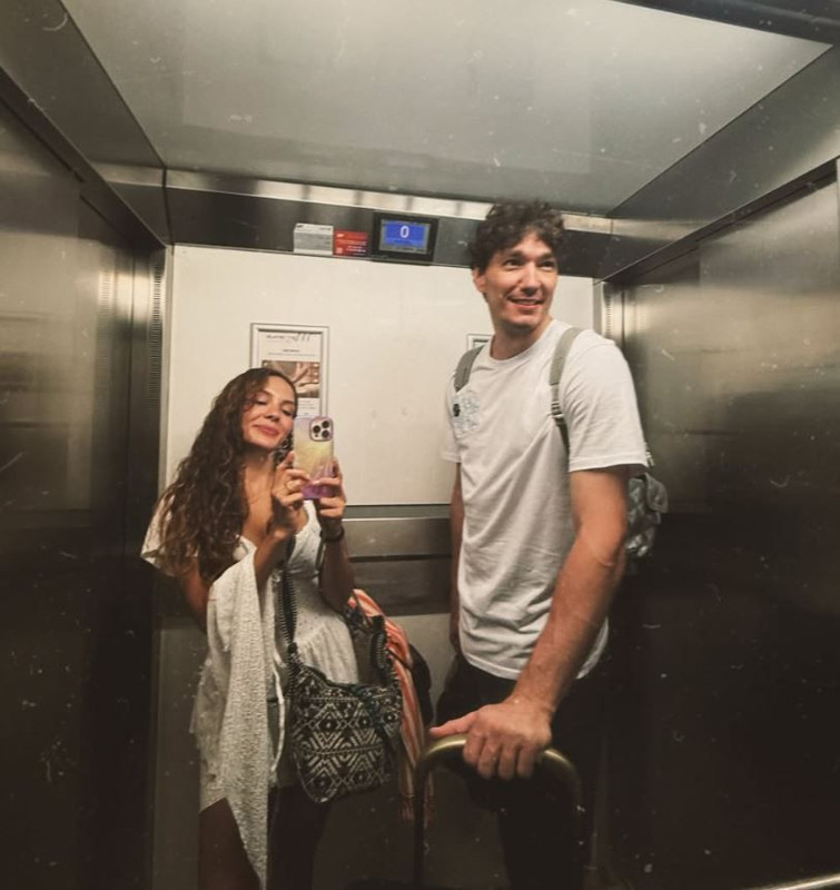 Ebru Şahin'den iddialı havuz başı paylaşımı! Tatil pozlarıyla sosyal medyayı yaktı geçti - Resim: 2