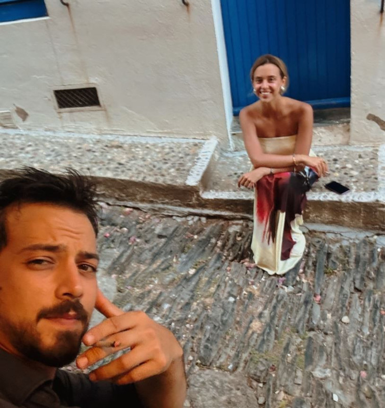 Mert Yazıcıoğlu ile Zeynep Artukmaç tatilde aşka geldi! Romantik kareleri sosyal medyayı salladı - Resim: 4
