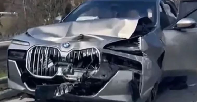Saran’ın kaza yapan BMW’si satışta: Fiyatı gören dönüp bir daha baktı! İlanda fiyattan daha dikkat çeken başka bir detay vardı - Resim : 3