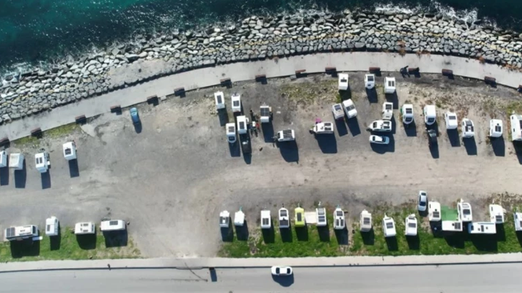 Beylikdüzü sahiline set çektiler! Vatandaşlar isyan etti: "Her geçen gün artıyorlar" - Resim: 1