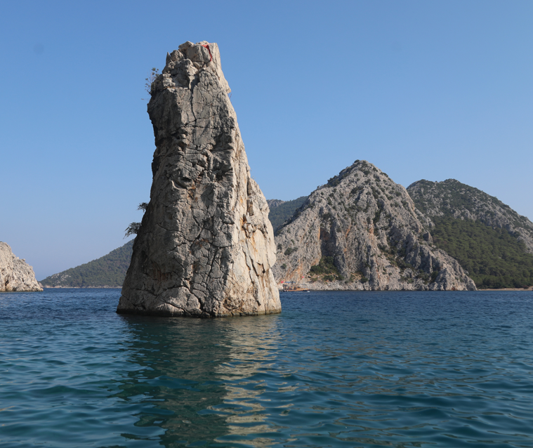 Antalya’da Akvaryum Koyu berrak suyu ve James Bond Adası’na benzerliğiyle dikkat çekiyor - Resim: 7