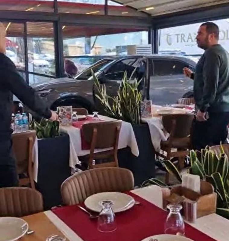 Yeşilçam'ın efsane isminden kötü haber! Trafik kazası geçirdi - Resim: 3