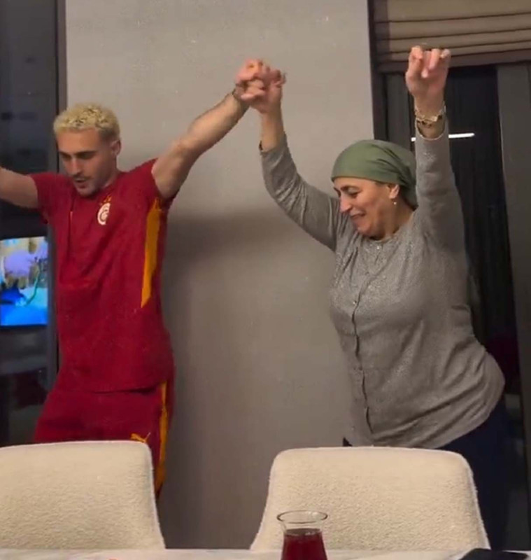 Barış Alper Yılmaz ve annesinden horon şov! O anlar sosyal medyayı salladı! - Resim: 5