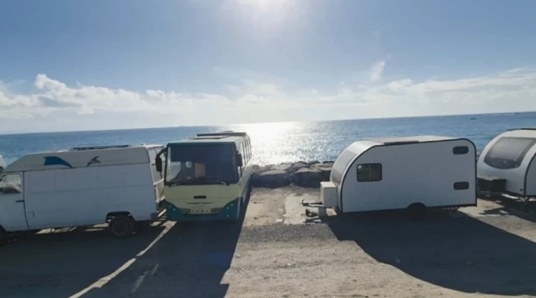 Beylikdüzü sahiline set çektiler! Vatandaşlar isyan etti: "Her geçen gün artıyorlar" - Resim: 3