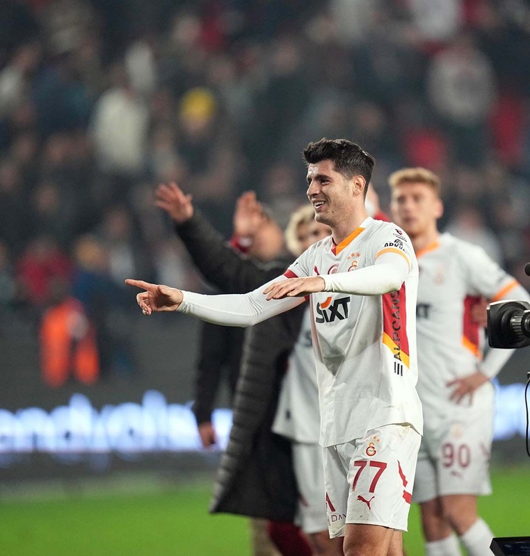 Galatasaray'da beklenmedik ayrılık! 13 milyon euroluk yeni transfer gemileri yaktı! Sezon sonu valizini toplayıp gidecek - Resim: 5