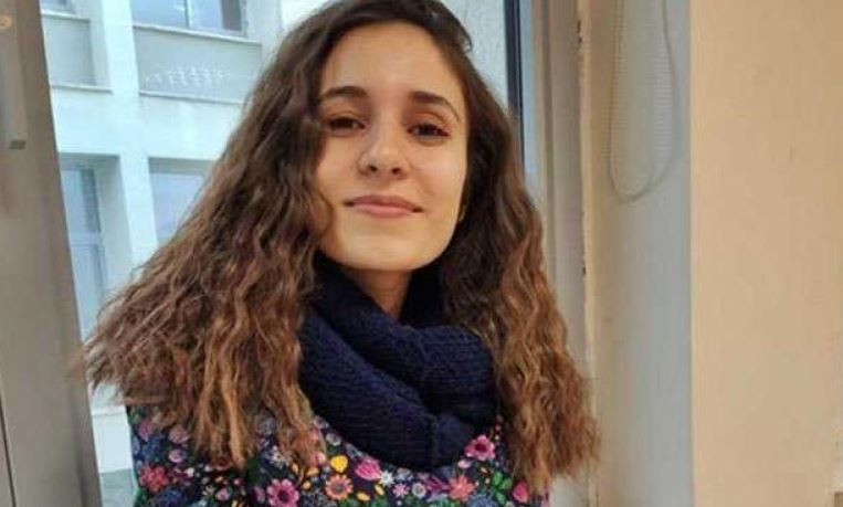 Gülistan son gecesini orada geçirmiş! 'Kalacak yerim yok' diyerek hocasına gitmiş: Üşümüş, yorgun ve ağlayacak haldeydi - Resim : 1