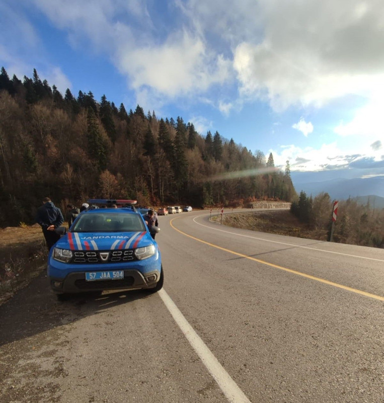 Kontrolden çıkan otomobil uçuruma yuvarlandı: 1 ölü - Resim: 3