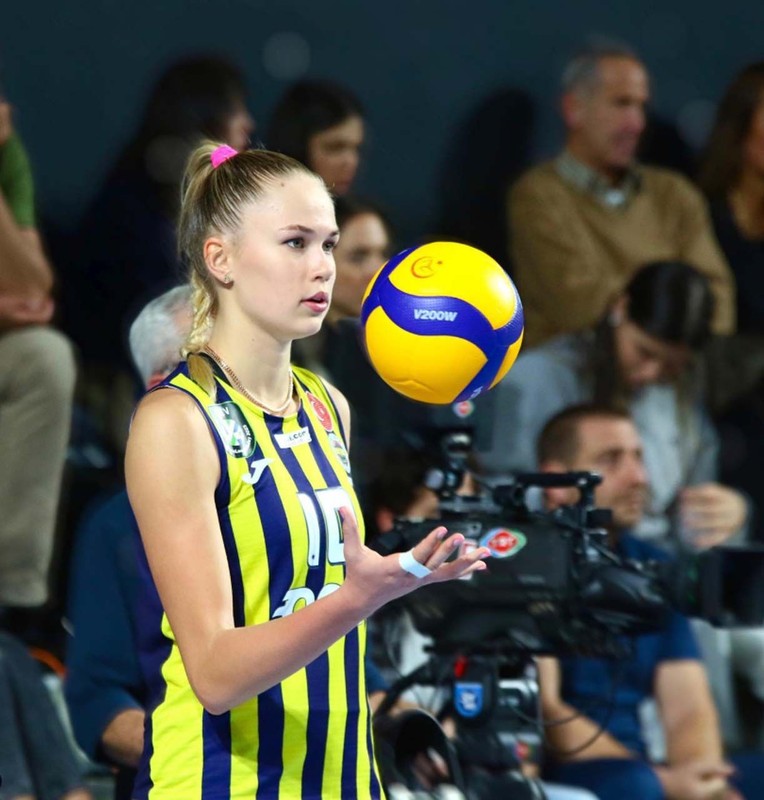 Yeni yılın ilk müjdesi geldi! Yıldız isim Fenerbahçe için kulübünü terk etti! İlk uçakla Türkiye’ye geldi - Resim: 1