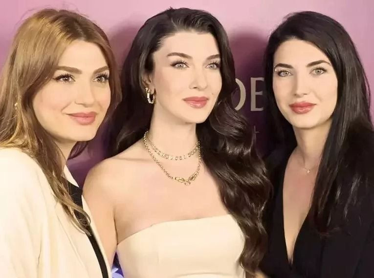 Aslıhan Güner kız kardeşleriyle poz verdi! Benzerlikleri görenleri şoke etti! "Üçüz gibiler" - Resim: 5