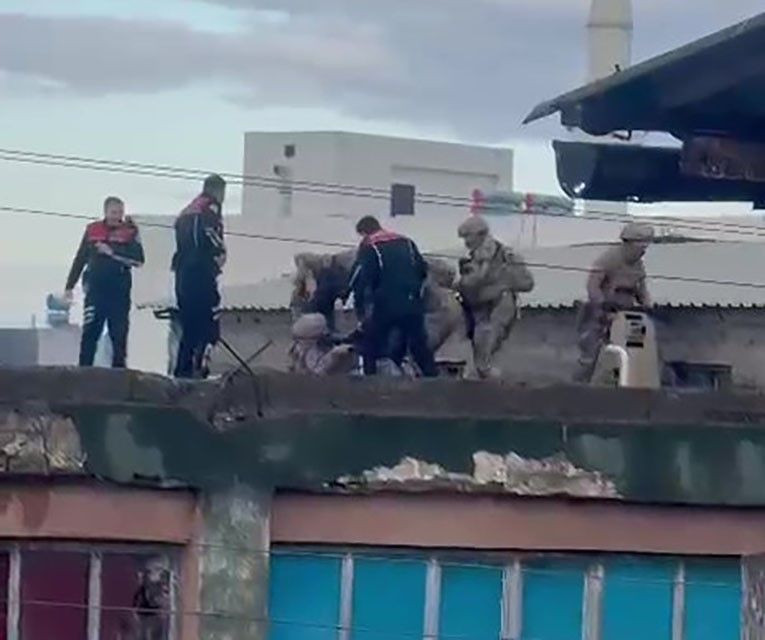 Eski iş yerini basıp dehşet saçtı! 4 kişiye kurşun yağdırdı... Özel harekat çatıda yakaladı - Resim: 2