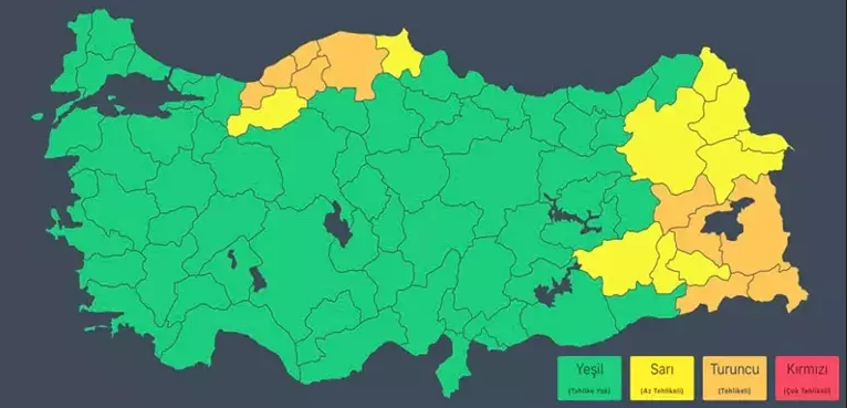 23 il için peş peşe yoğun kar yağışı uyarısı: Birçok köy ve mezra yolu kapandı.. O bölgelerde TIR geçişlerine izin verilmiyor! - Resim: 3