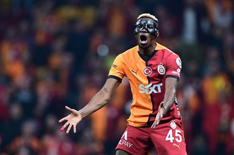 Galatasaray - Başakşehir maçında olay! Osimhen çılgına döndü, o hareketi şoke etti - Resim : 1